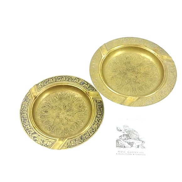 Brass Ashtrays with Tooled Embossed Raised Relief Floral Pattern Vintage - Picture 3 of 8